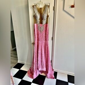Dillards Glamorous Pink and Silver Sequin Wedding Dress 36 chest runway items.